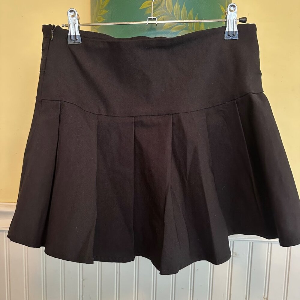 Aeropostale Small Black Mini Skirt Pleated buckles - Picture 2 of 5